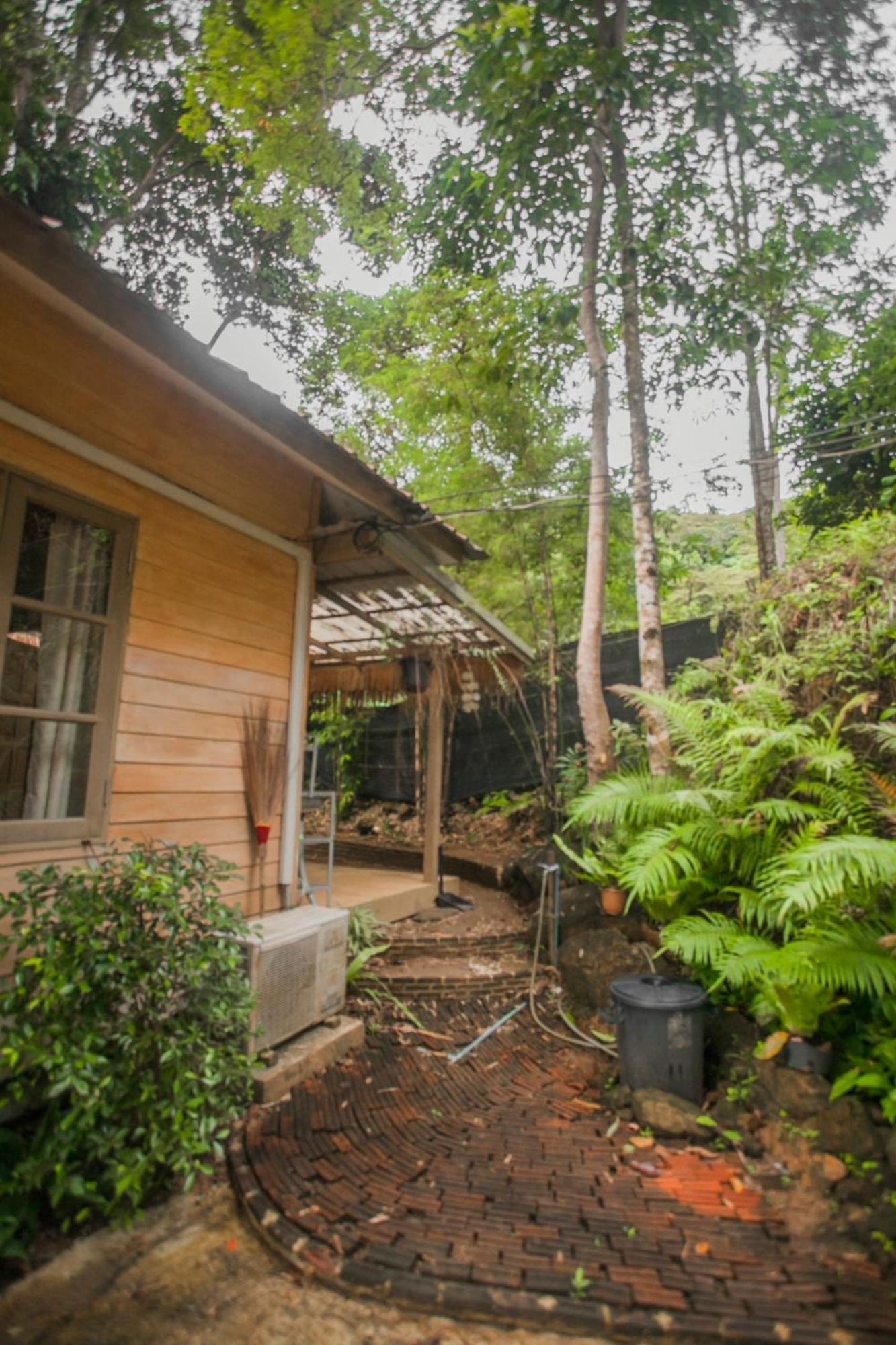 Cozy Huts Hotel Trat Room photo